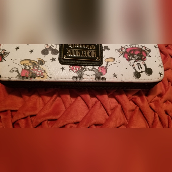 Loungefly Mickey and Minnie Tattoo AOP wallet - Picture 2 of 12